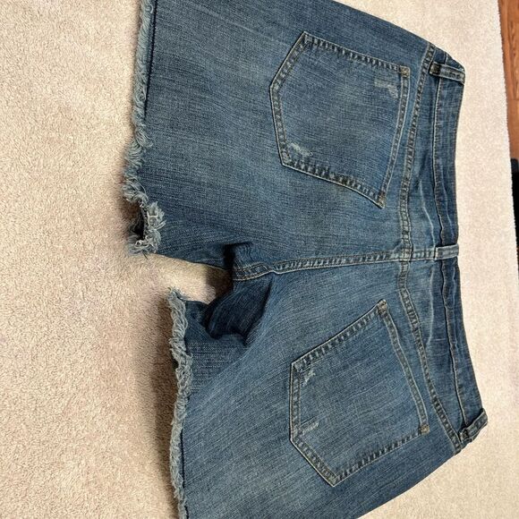 Croft & Barrow Blue Boyfriend Jeans with Distressed Details size 12 stretchy - Picture 2 of 10